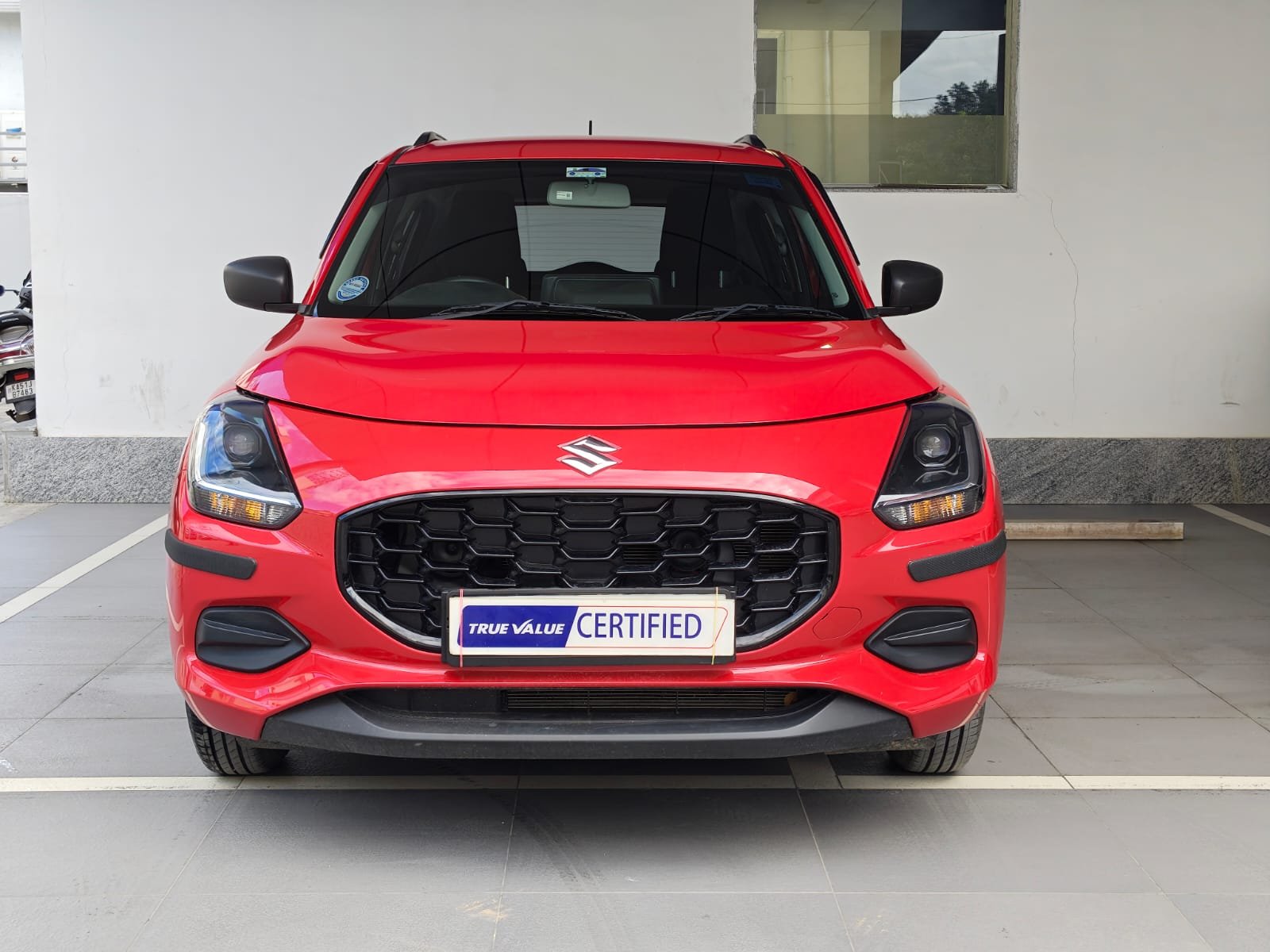 MARUTI SUZUKI SWIFT LXI